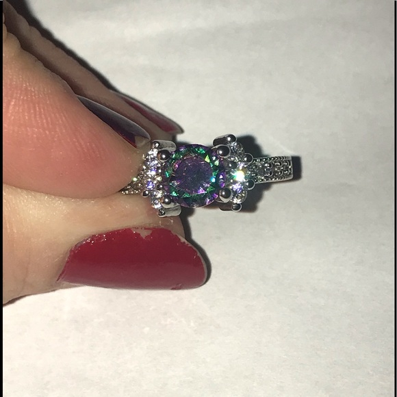 Beautiful ring - Picture 2 of 2